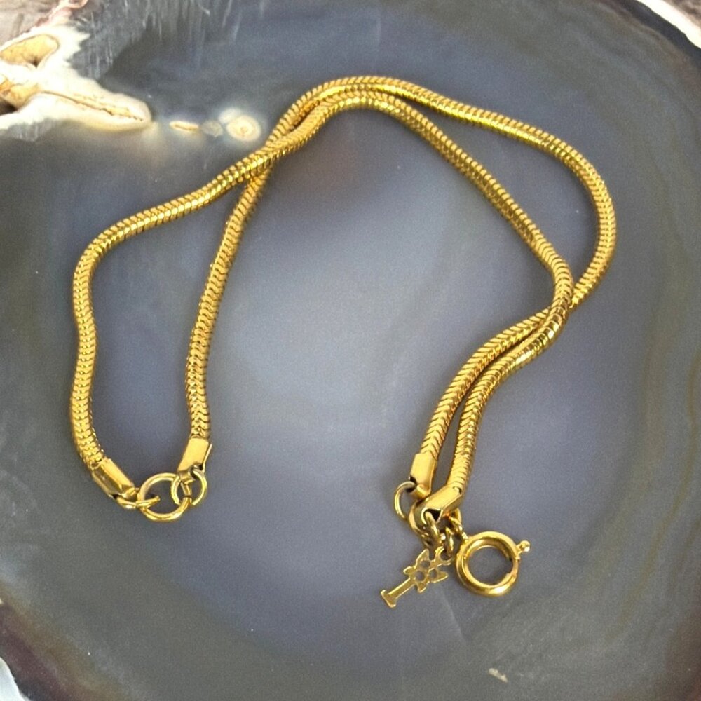 VTG 1950s Crown Trifari GoldTone Double Strand Snake Chain Bracelet T Logo Charm - Picture 4 of 15
